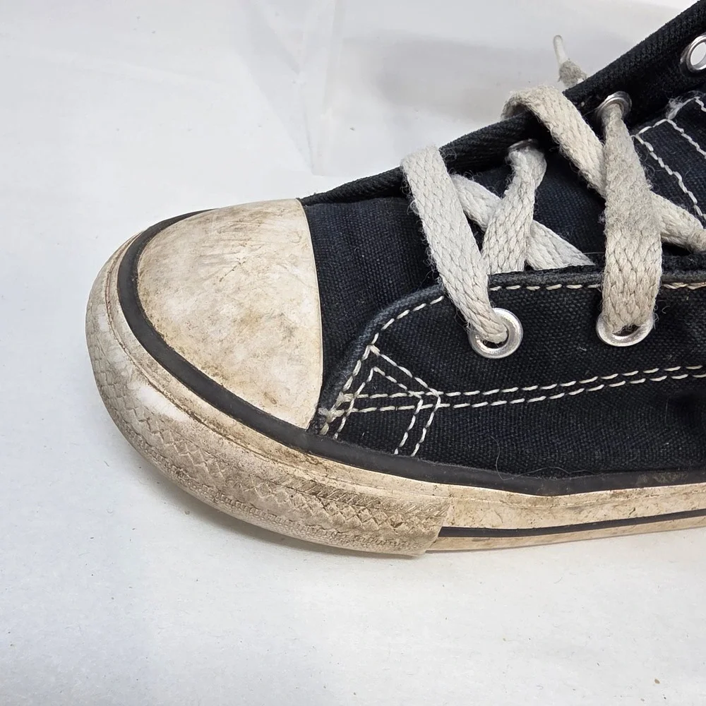 Converse ships from